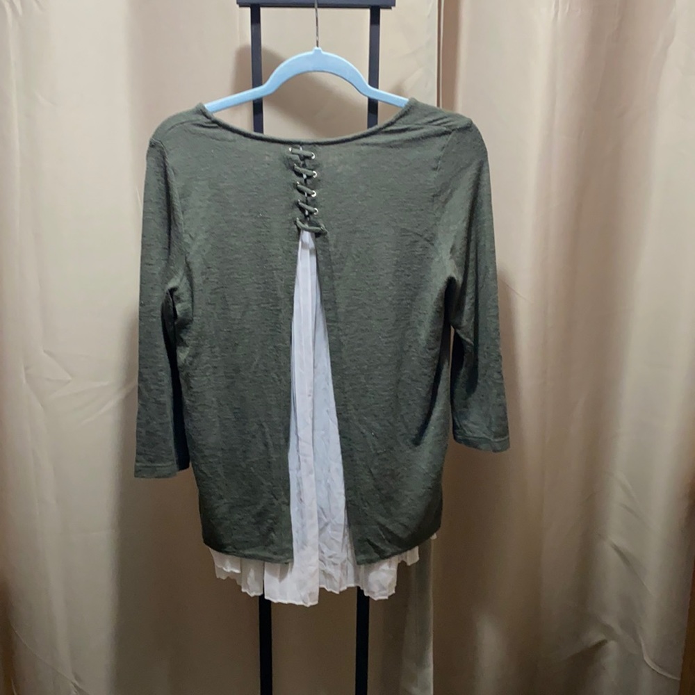 Professional Top with White underlay